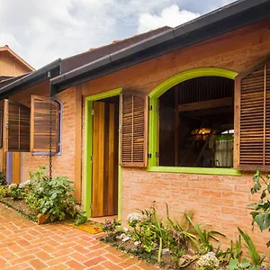 https://vila-baltica-chales.camposdojordaohotels.net